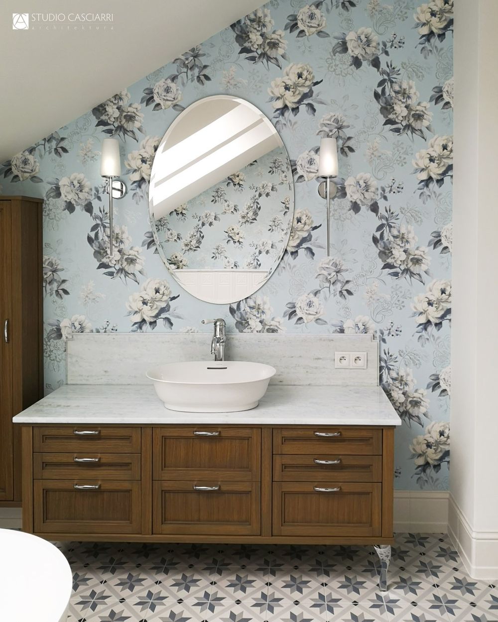 Feminine Bathroom with Blue Floral wallpaper via @studio_casciarri