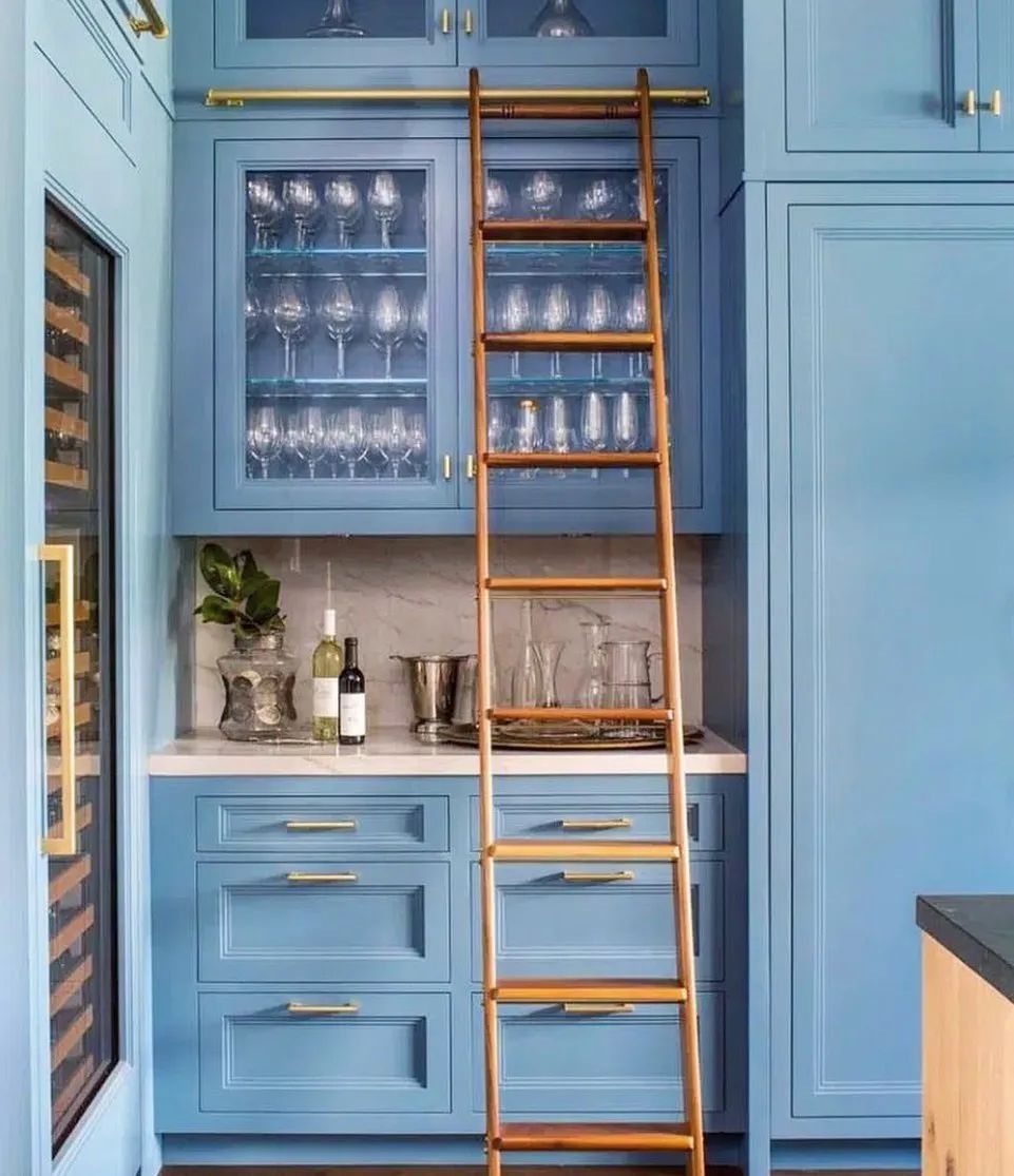 Home bar ideas blue @thefashionmagpie