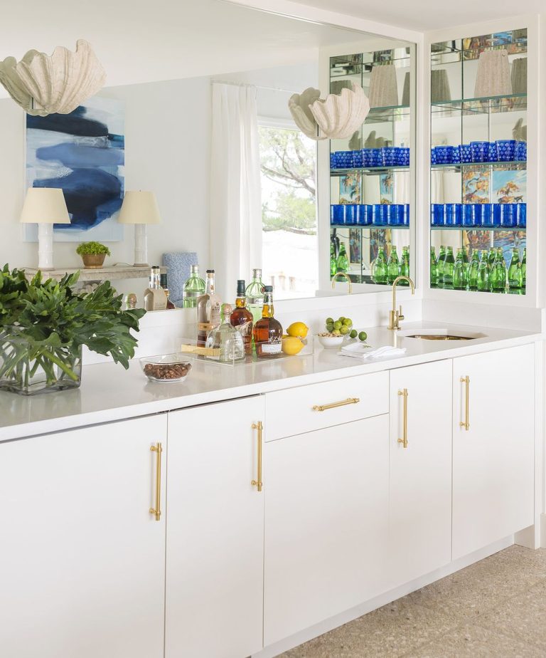 21 Designer Home Bar Decor Ideas for Inspiration