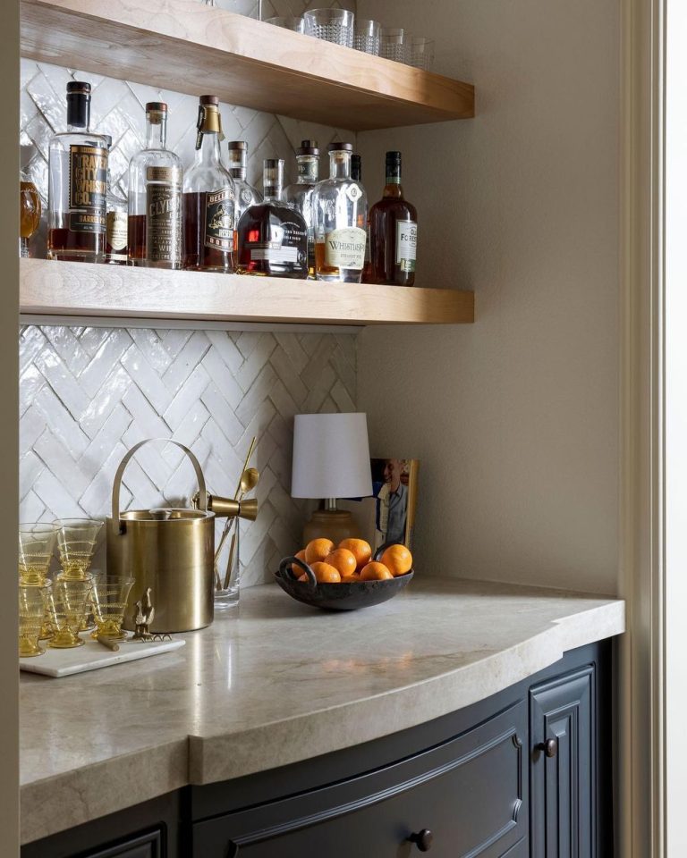 21 Designer Home Bar Decor Ideas for Inspiration