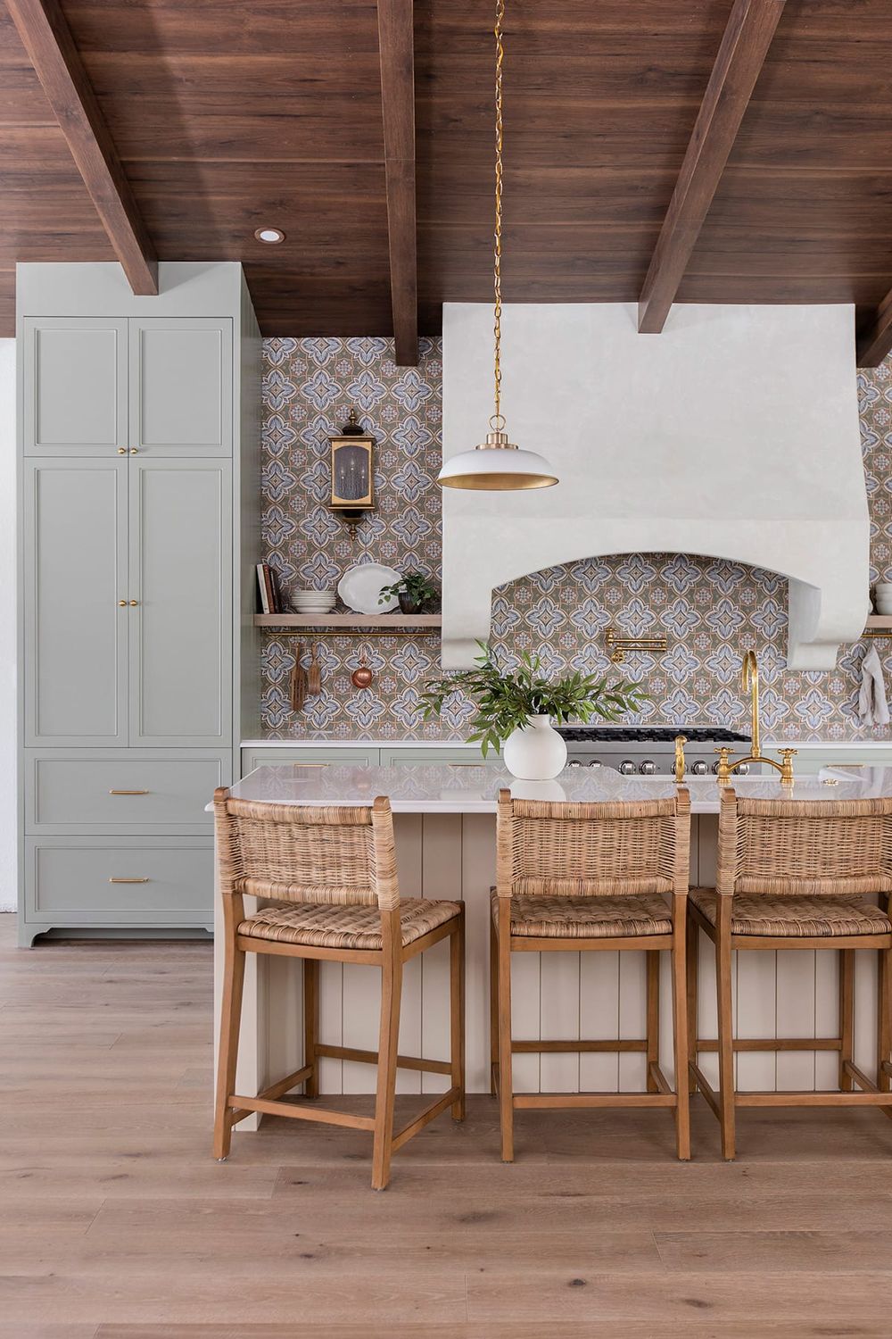 Kitchen Styles Mediterranean kitchen jennasuedesign