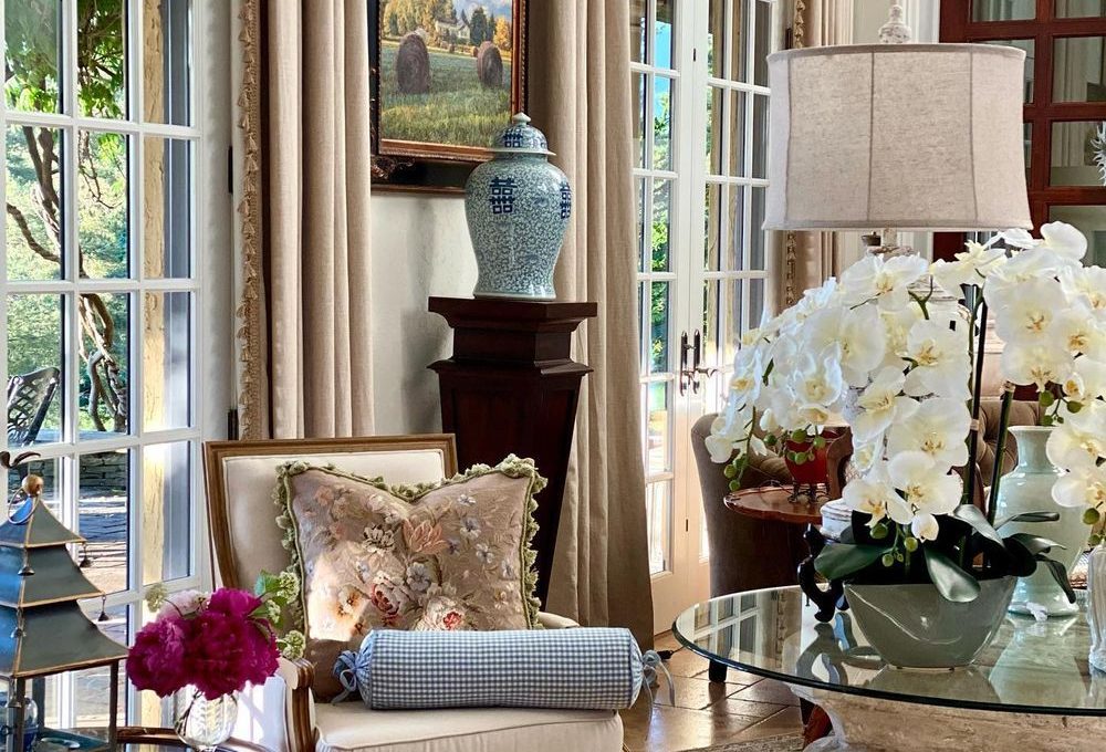 7 Best Traditional Home Decor & Furniture Stores