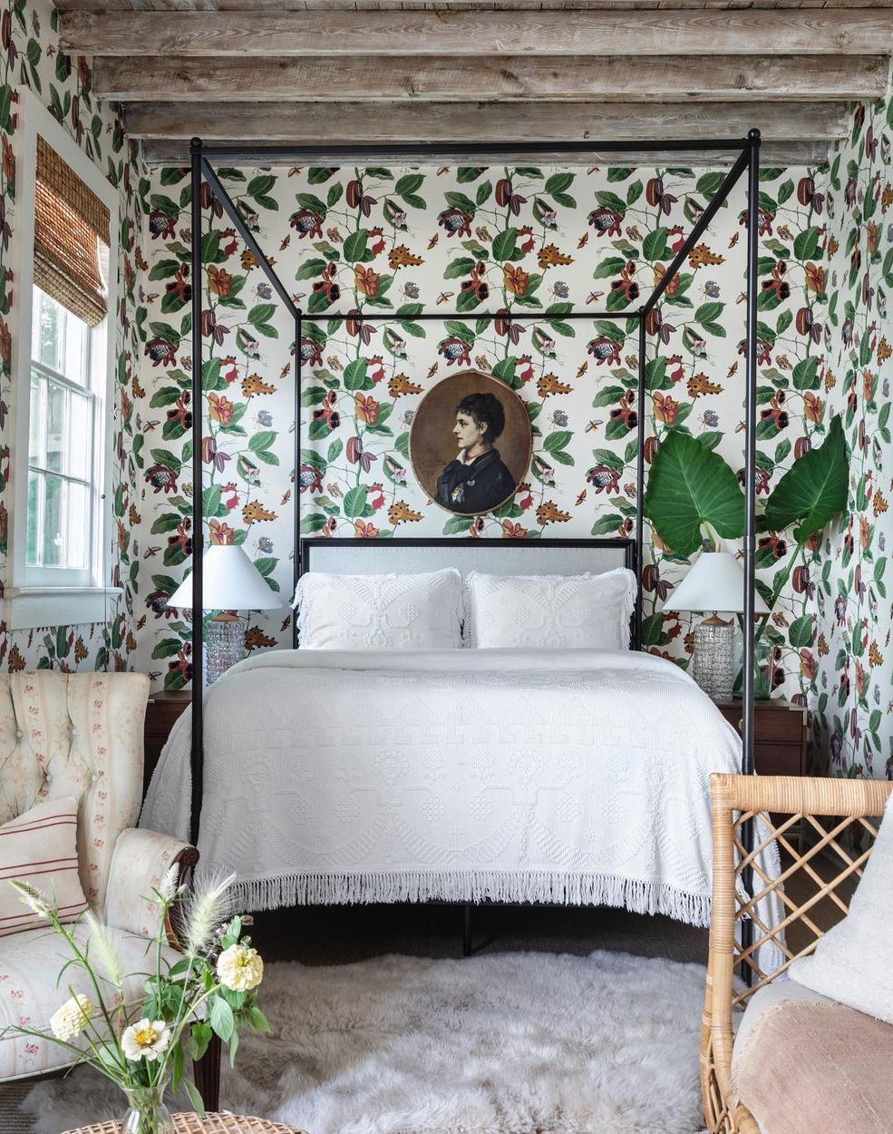 Traditional bedroom Patterned wallpaper logankilleninteriors