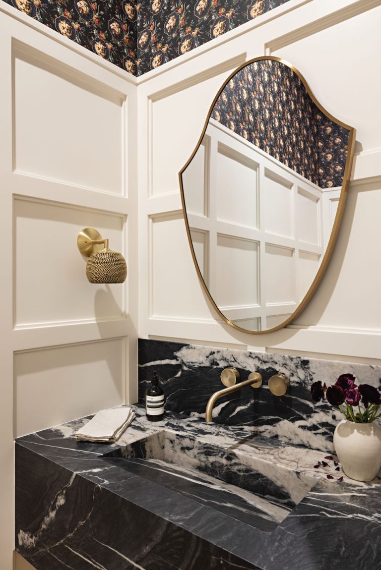 7 Black Bathroom Vanity Ideas
