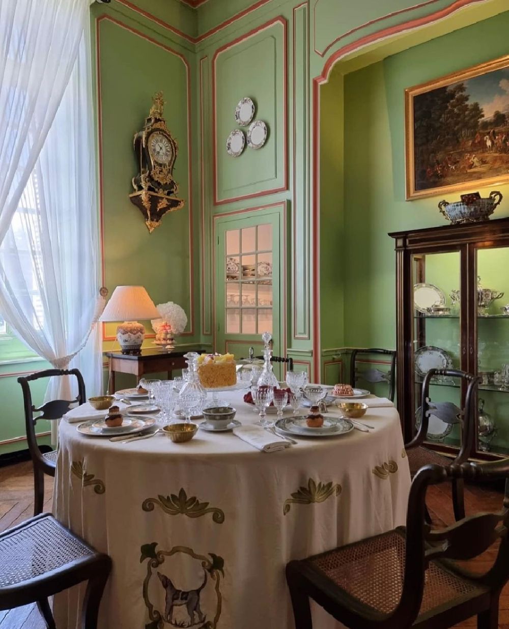Traditional dining room ideas @chateaucheverny