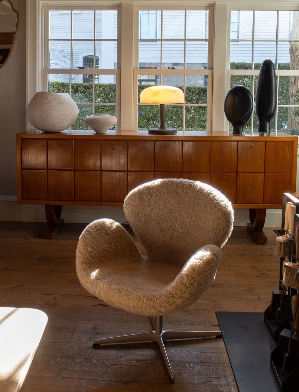 Shearling swan chair mid-century style moncxiii