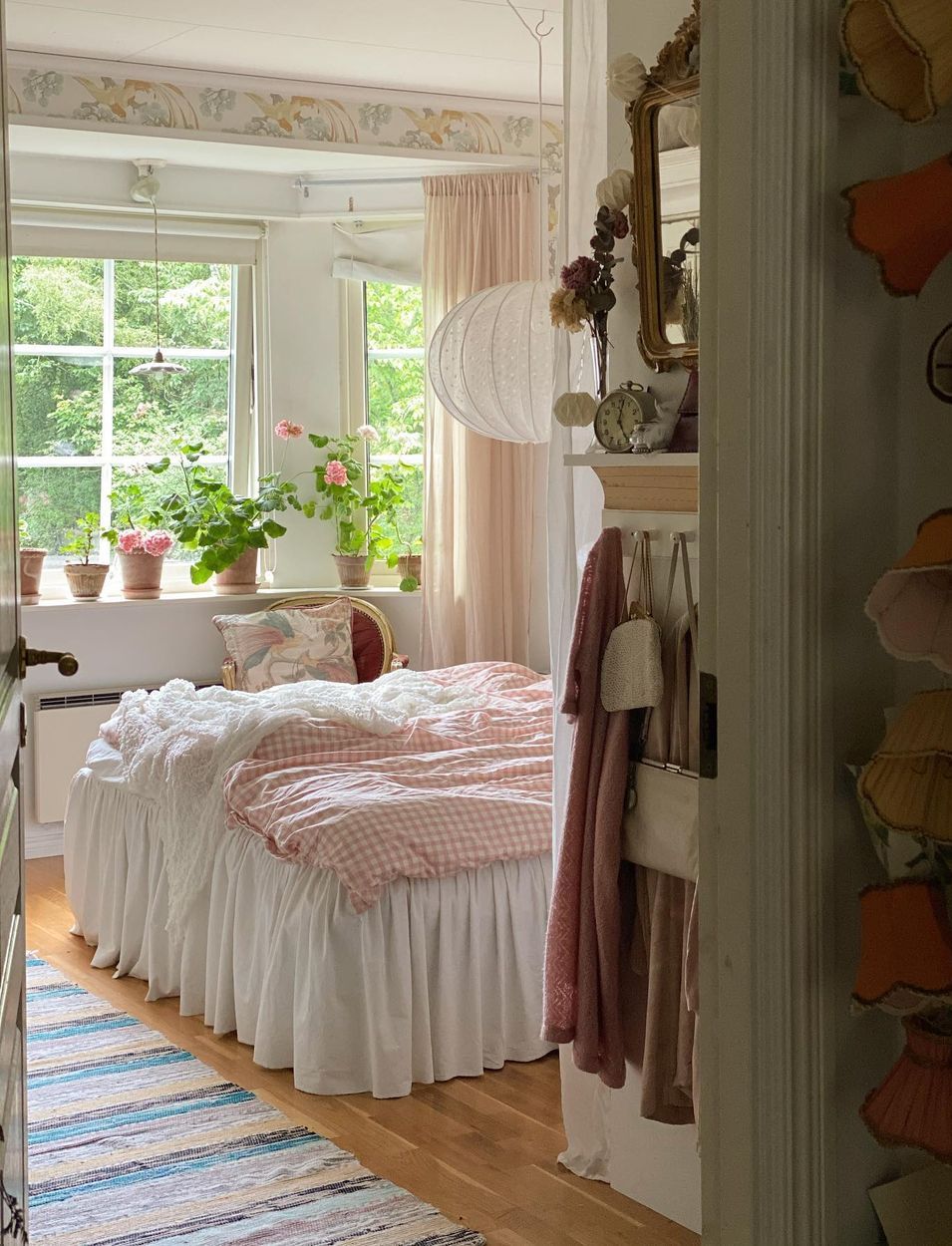 Cottage bedroom bedspread gingham pink miakinoko
