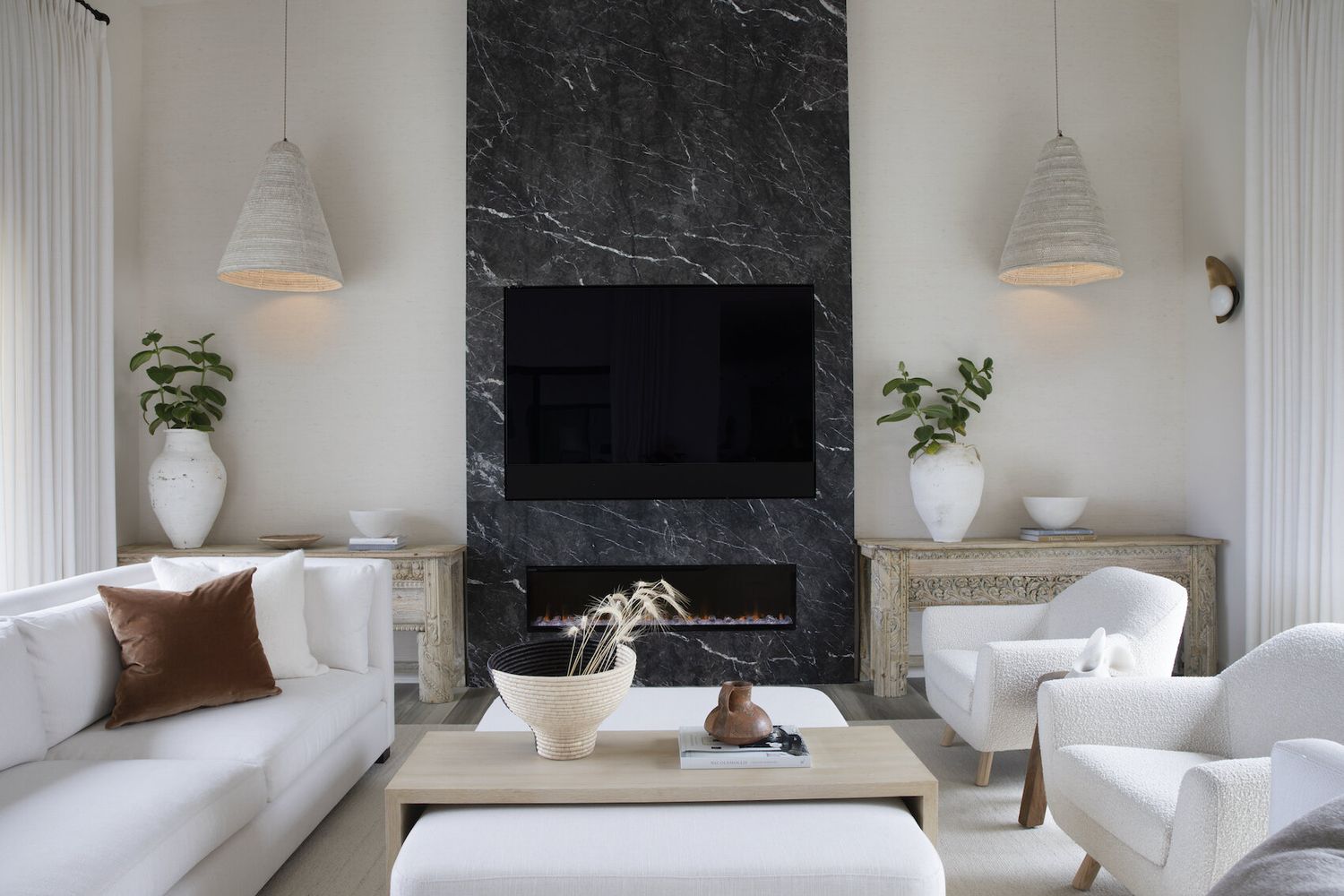 Marble fireplace ideas intimatelivinginteriors