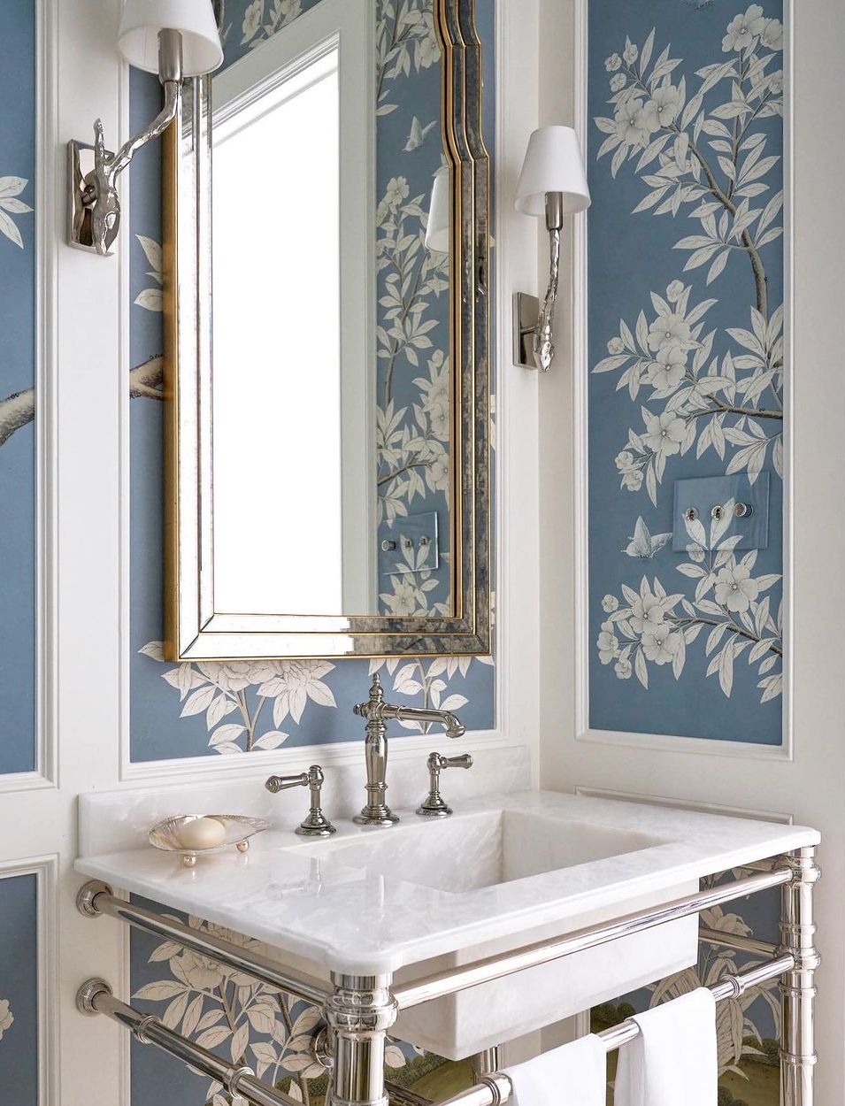 Bathroom wallpaper Blue Florals joshuappickering