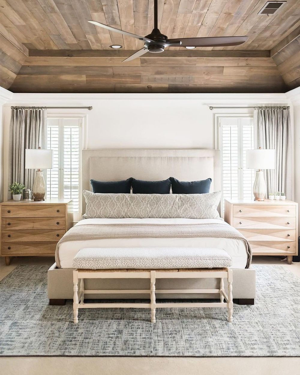 Ceiling ideas Wood tray bedroom @houseliftdesign