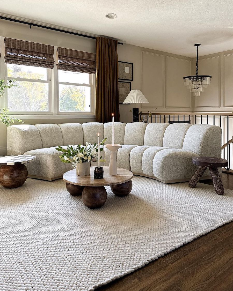 7 Stunning Curved Sofa Living Room Ideas