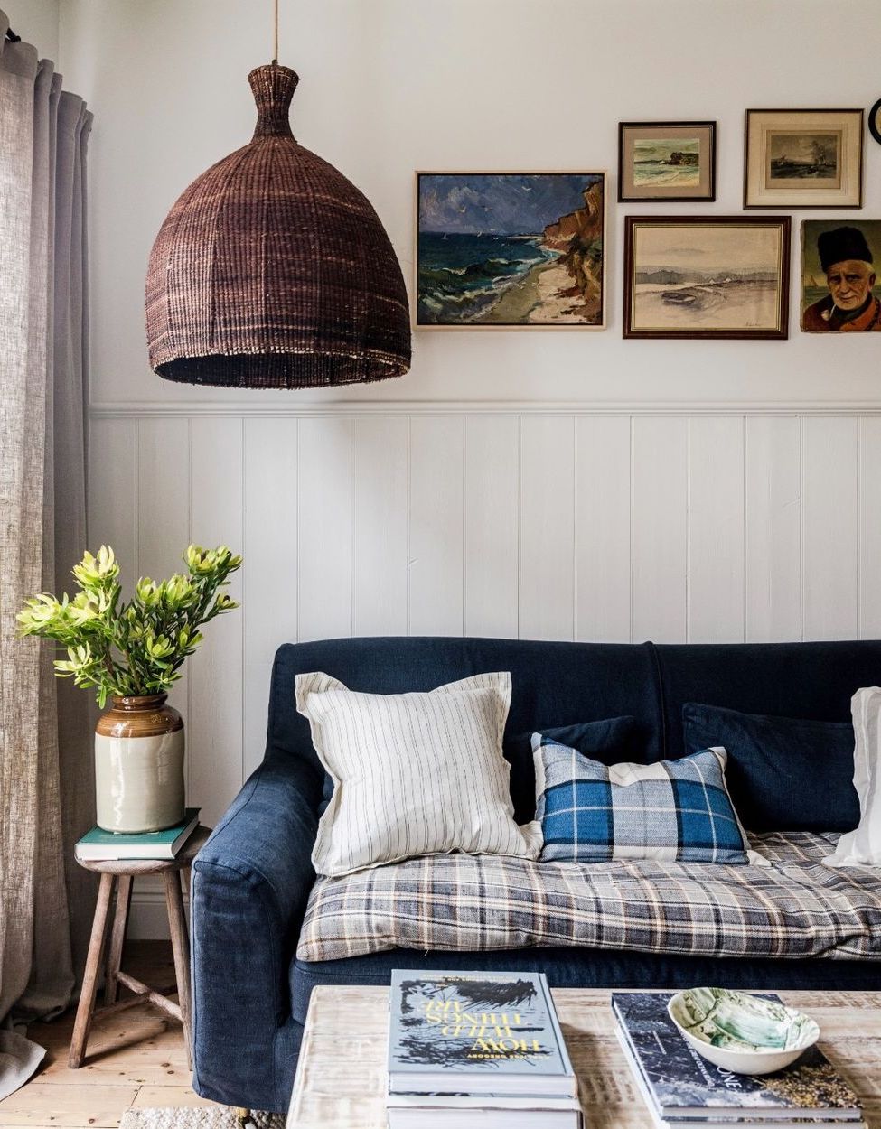Coastal cottage living room countrystylemag