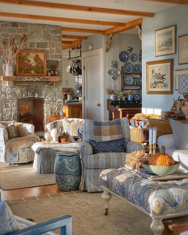 How to Decorate a Coastal Cottage Style Home