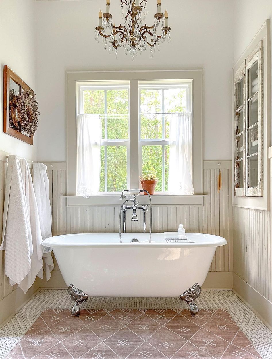 Country home bathroom design Clawfoot tub thorn_cove_abode