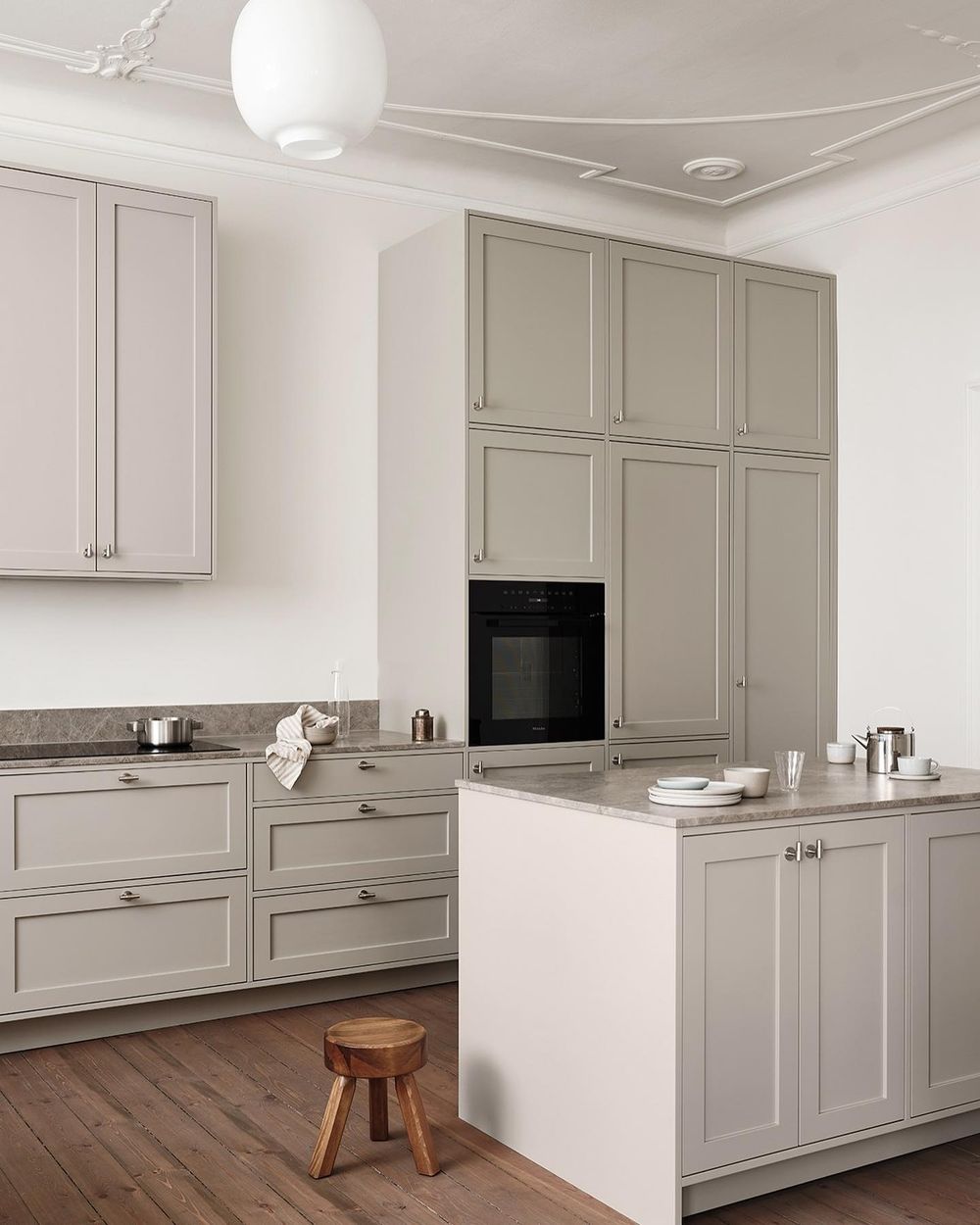 Gray kitchens shaker cabinets nordiskakok