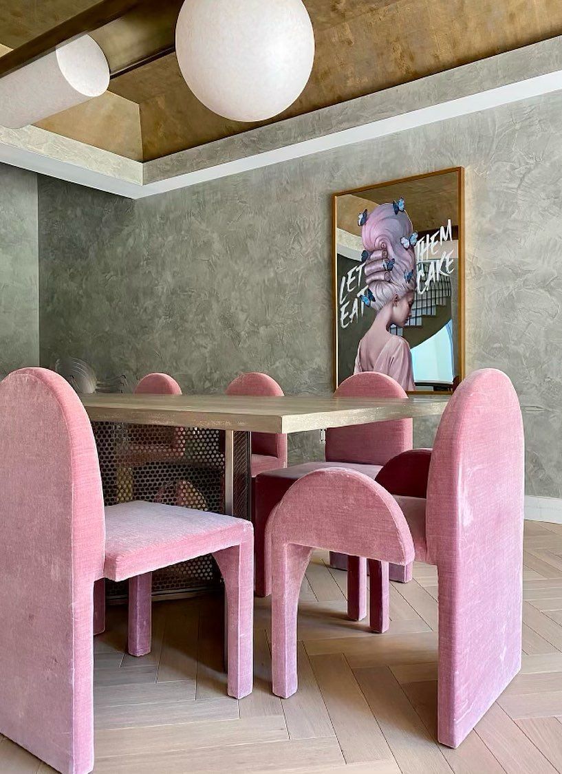 Pink dining chairs widellboschetti
