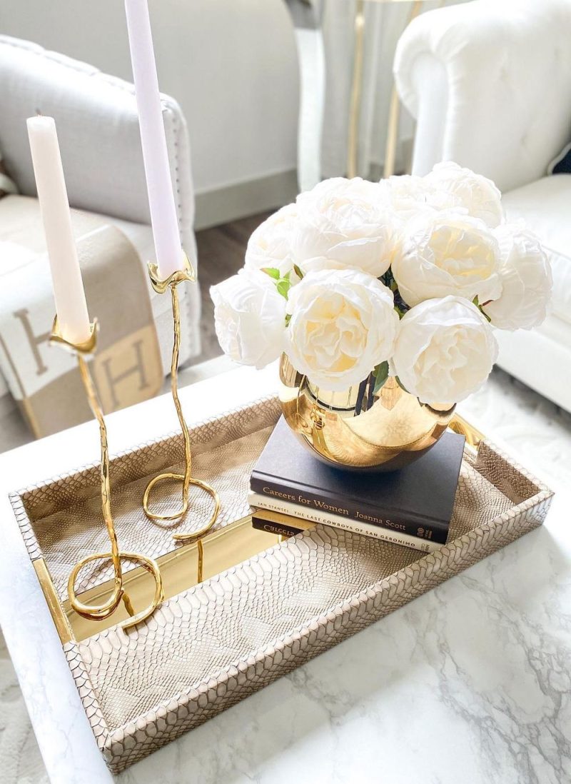 17 Simple and Chic Coffee Table Decor Ideas for Living Rooms