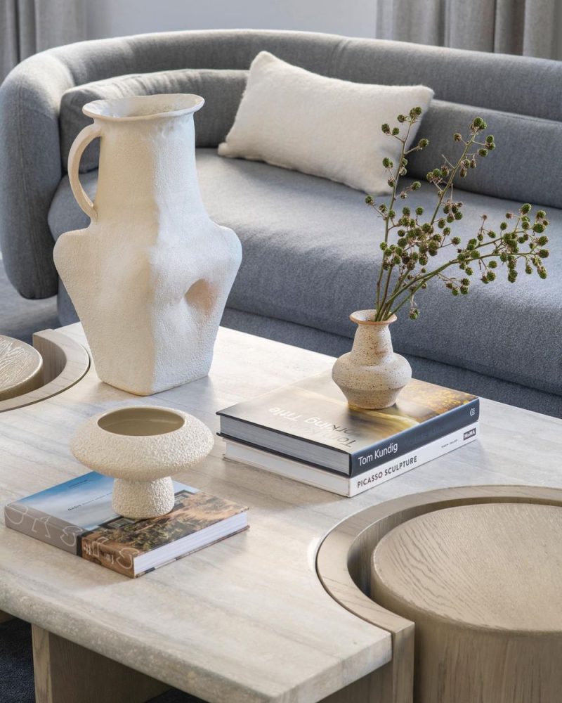 17 Simple and Chic Coffee Table Decor Ideas for Living Rooms