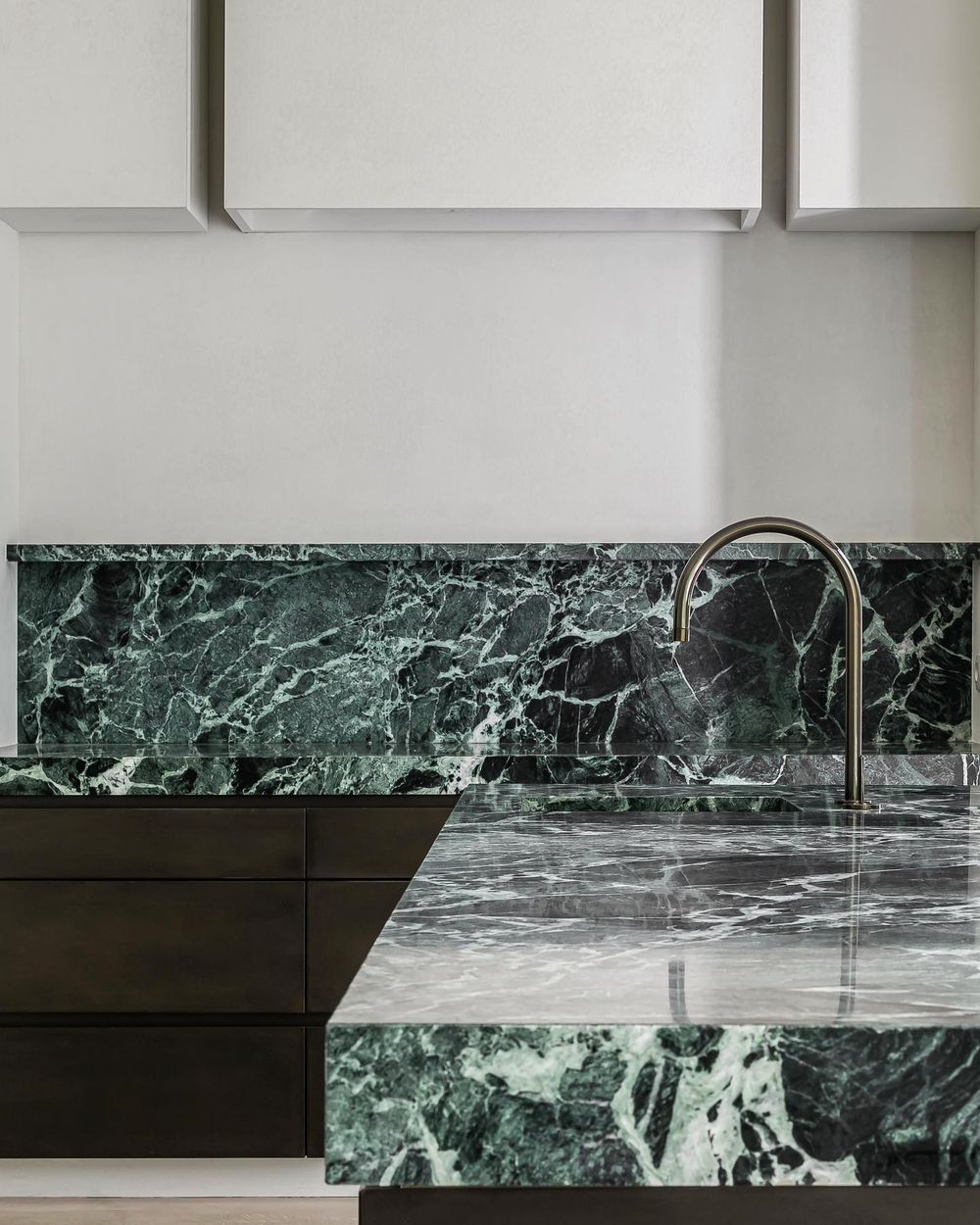 Green marble kitchen countertop