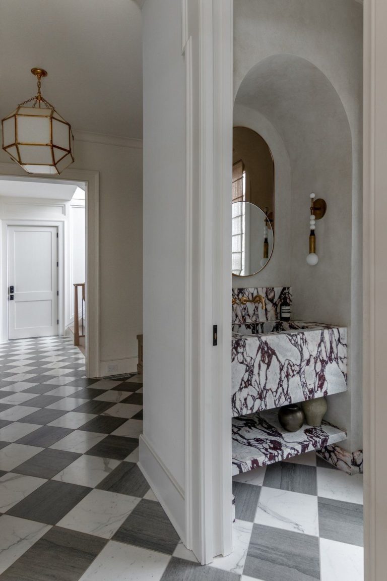 7 Charming Hallway Decorating Ideas