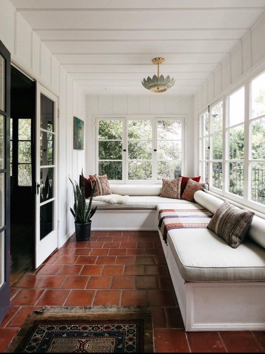 Sunroom ideas Built in banquettes housesevendesign