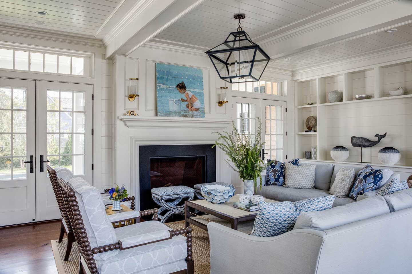 Traditional coastal living room Digs Design Company