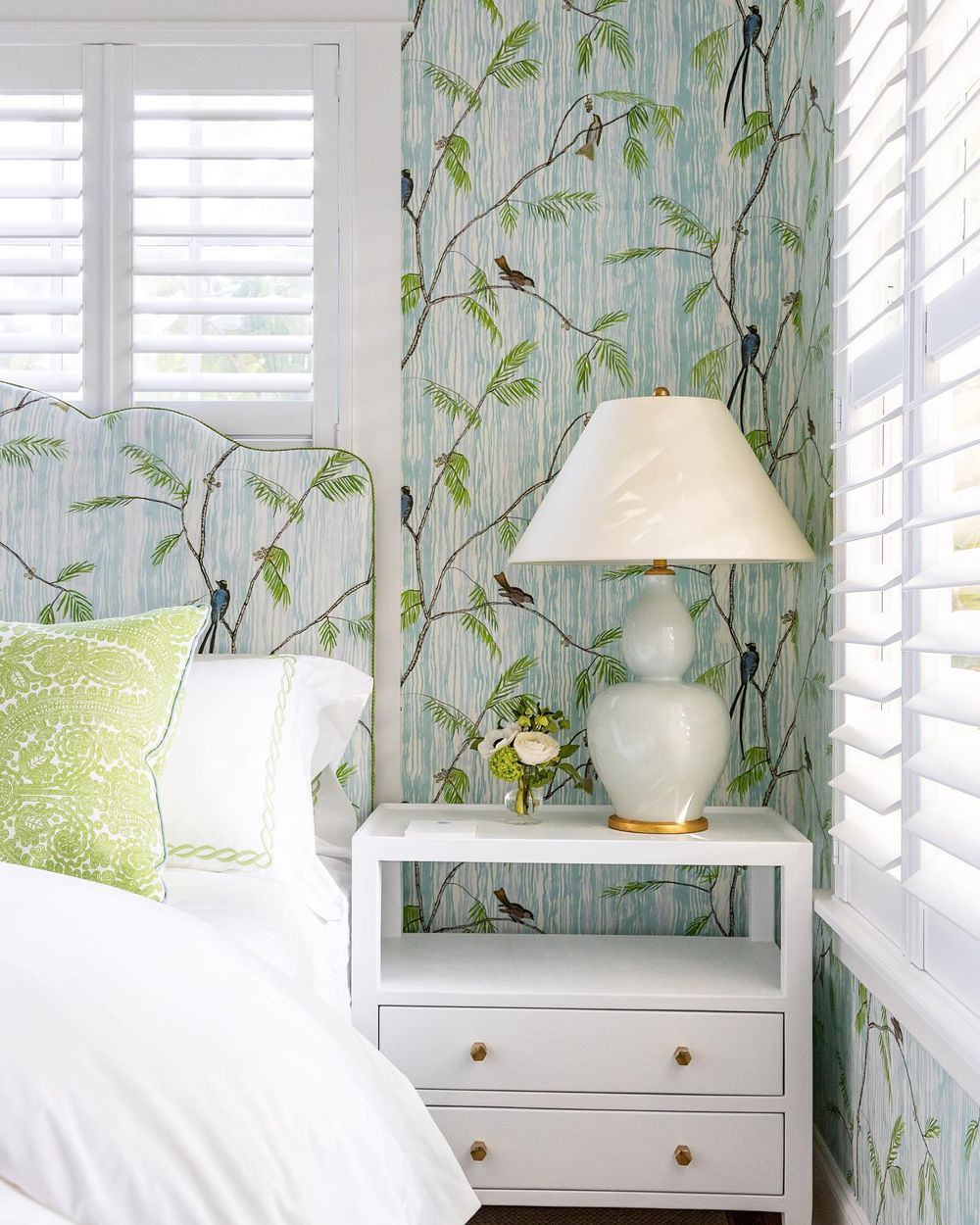 Tropical wallpaper ideas bedroom