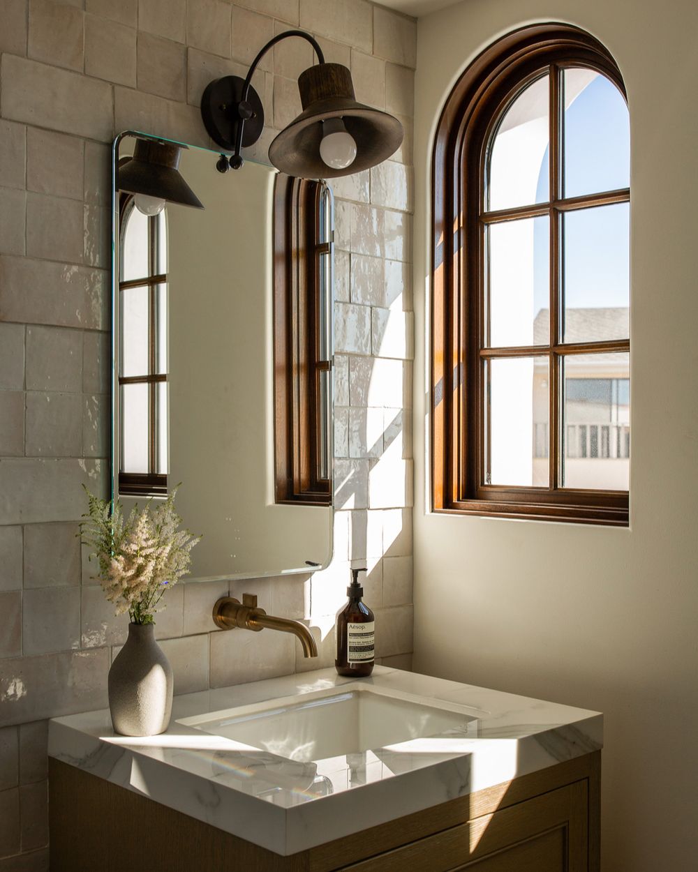 Bathroom windows Morrison_Interiors