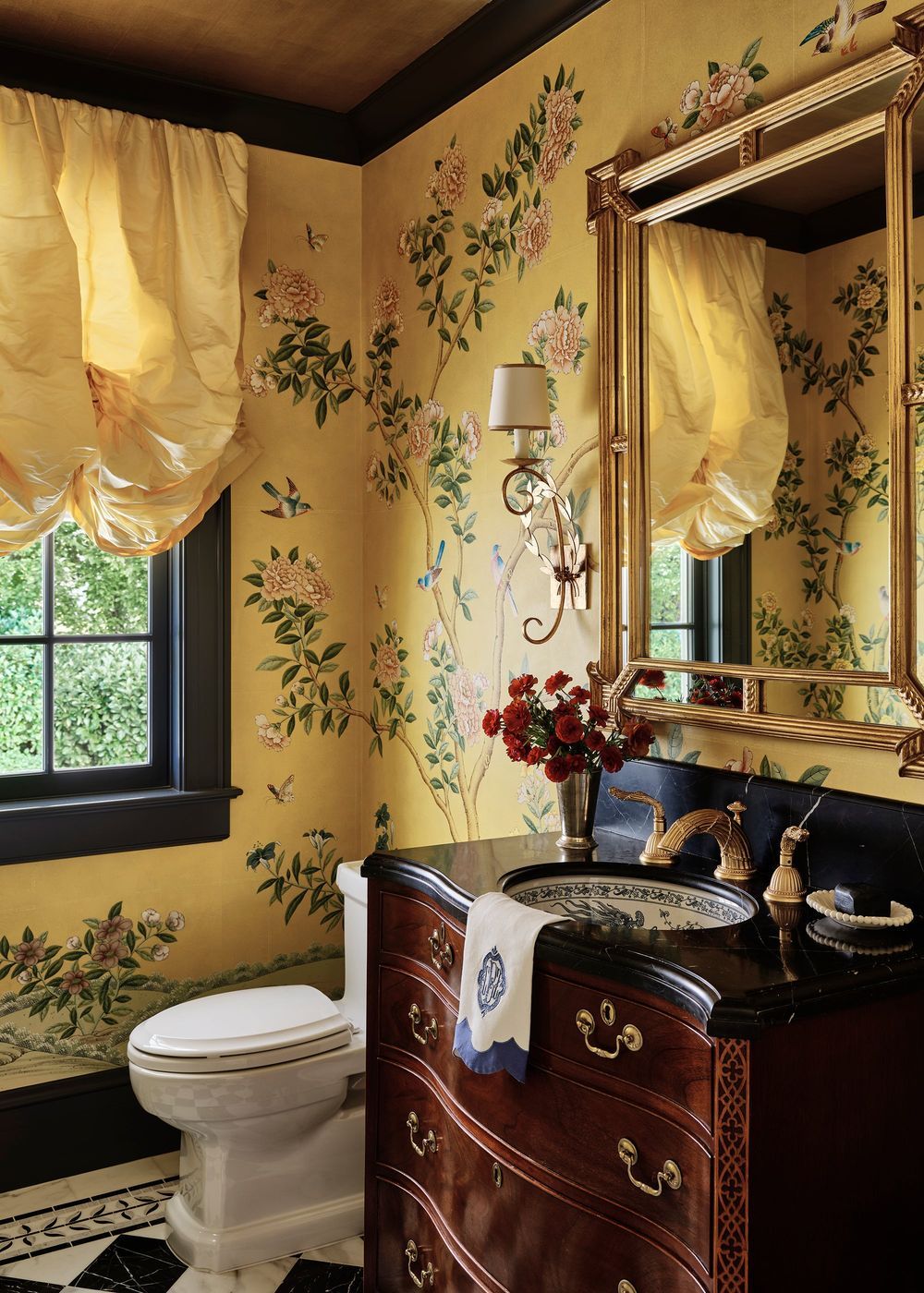 Yellow bathroom traditional hillarytaylorinteriors