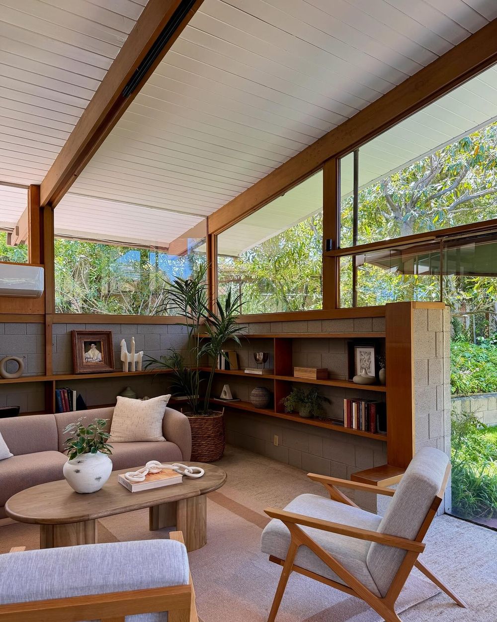 Ceiling beams mid-century modern style living room