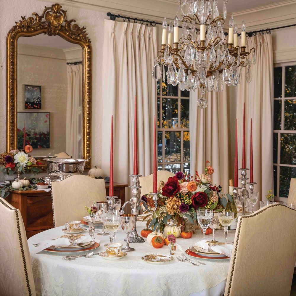 Thanksgiving Dining Room decor ideas victoriamagazine