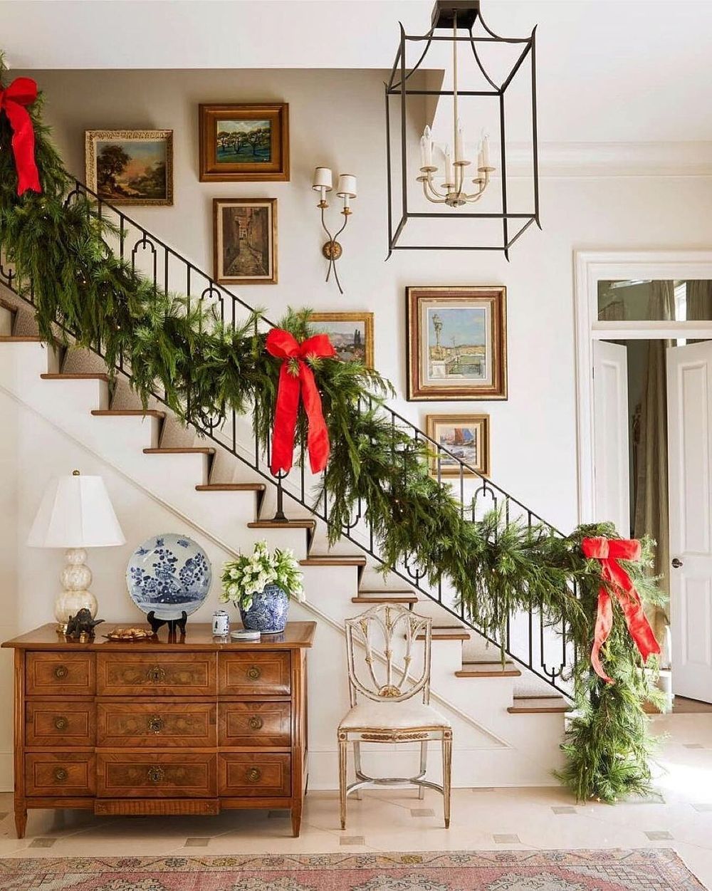 Traditional Christmas staircase decor 