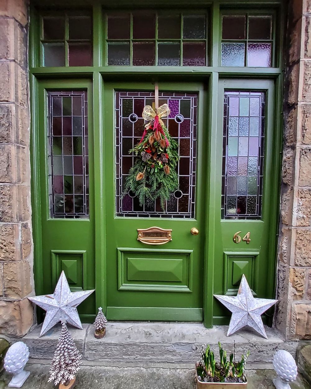 Green Christmas Front Door Decor rebecca_anchorban_house