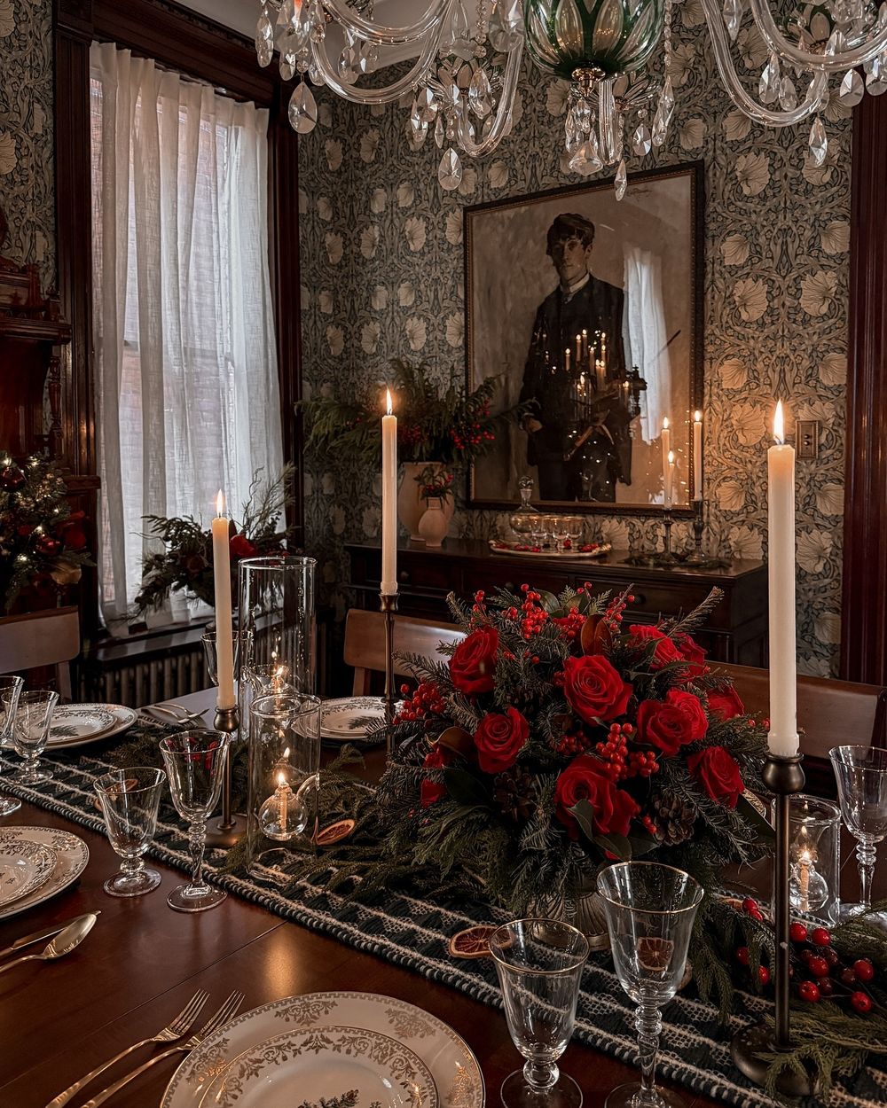 Elegant Christmas Decor Ideas Red holly table centerpiece historically_zane