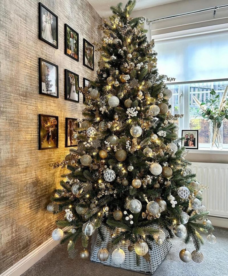 10 Stunning Gold Christmas Decor Ideas for Golden Cheer