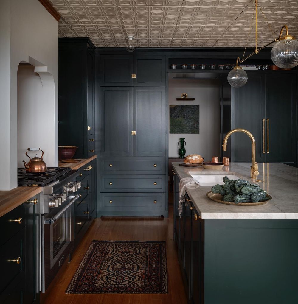 Dark hunter Green kitchen lisastatondesign