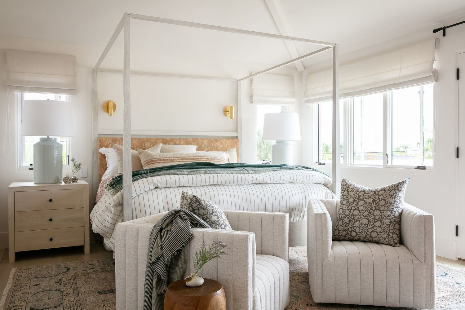 Best canopy beds white intimatelivinginteriors