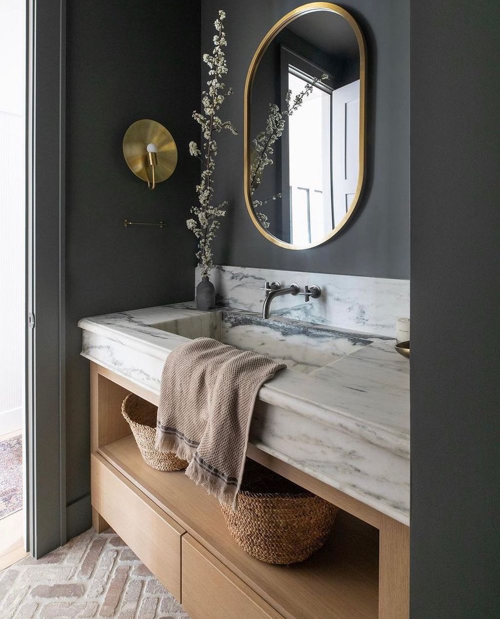 Black bathroom wall ideas white vanity @eyeforpretty