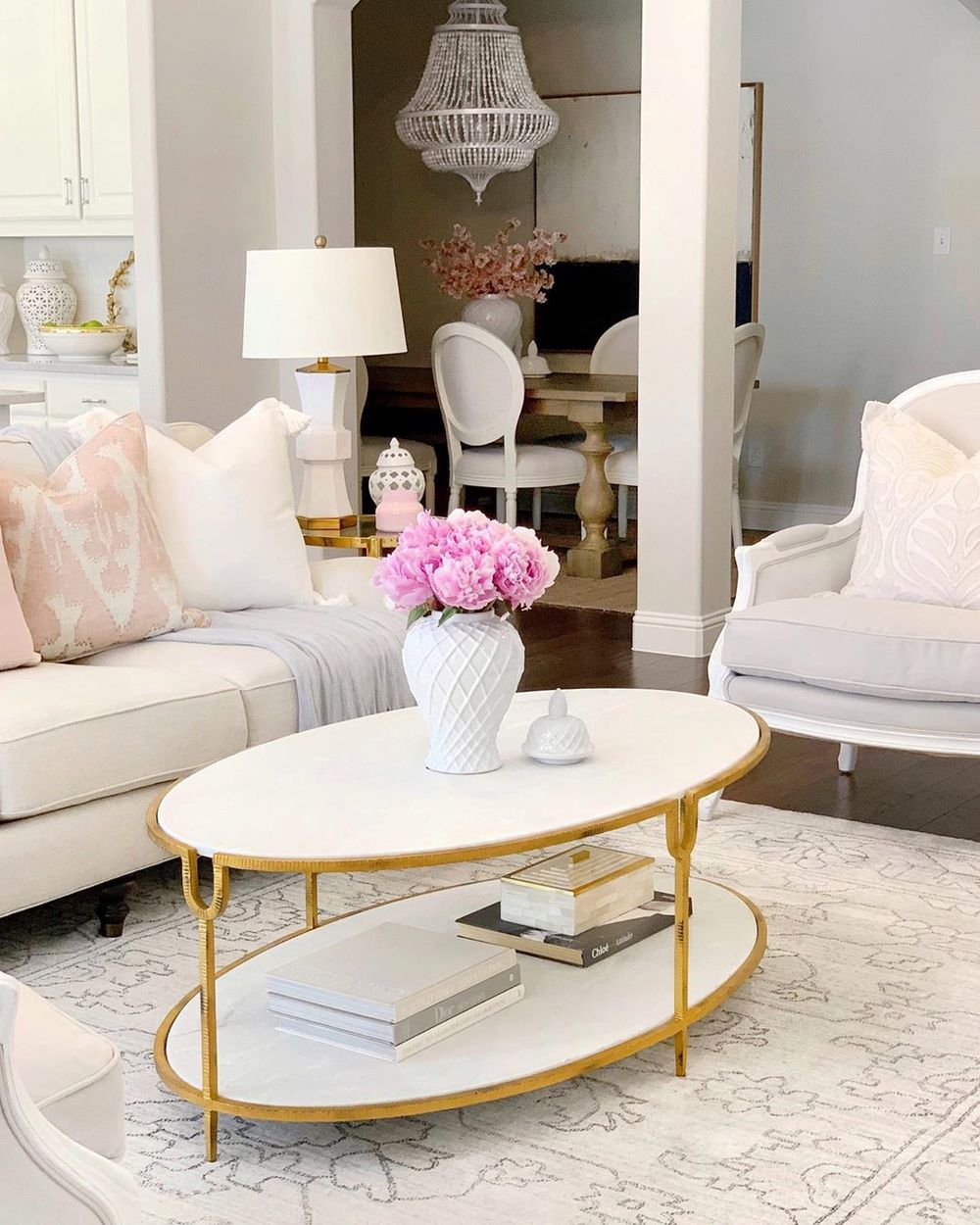 Glam Coffee Table decorating simple flowers @thedecordiet