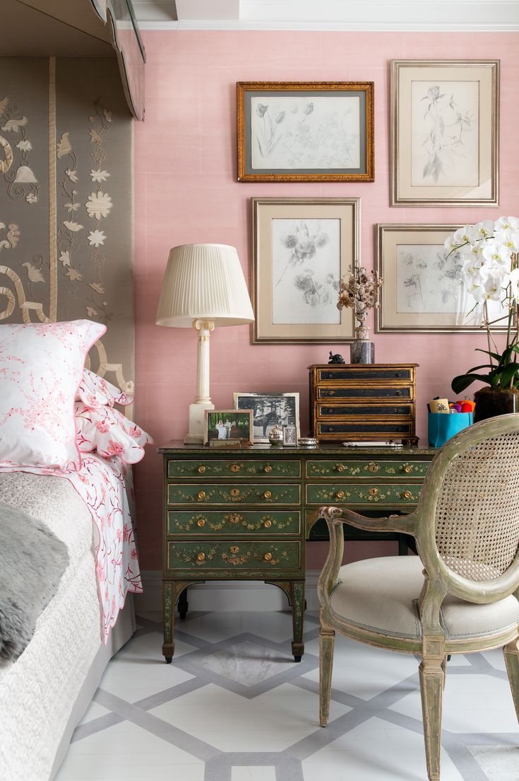 Pink walls in bedroom design Bunny Williams