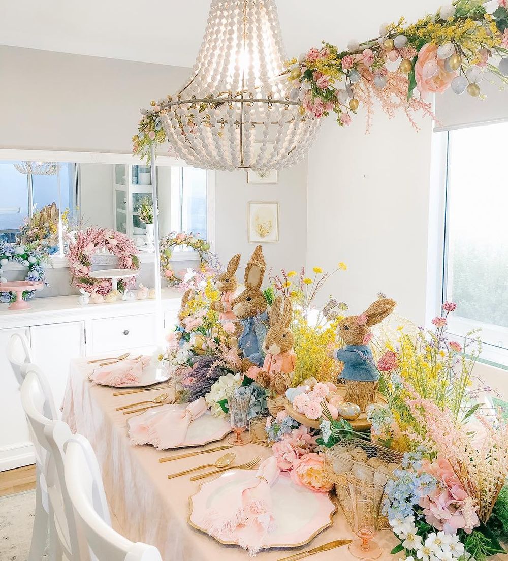 Easter table setting dried flowers bunny figure the_aesthetic_styling_co