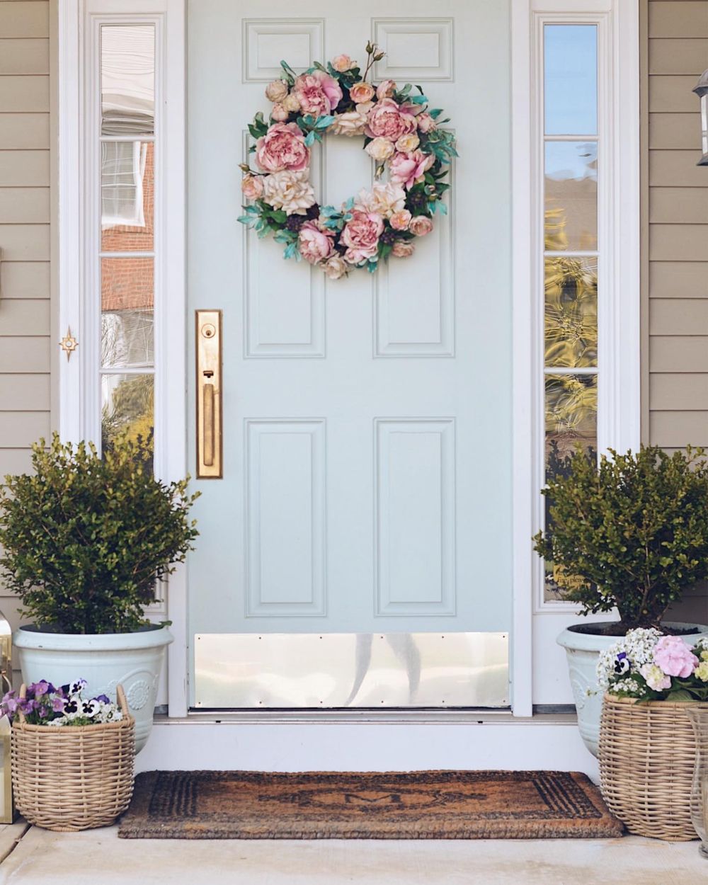 Spring front porch decor the.pink_.dream_