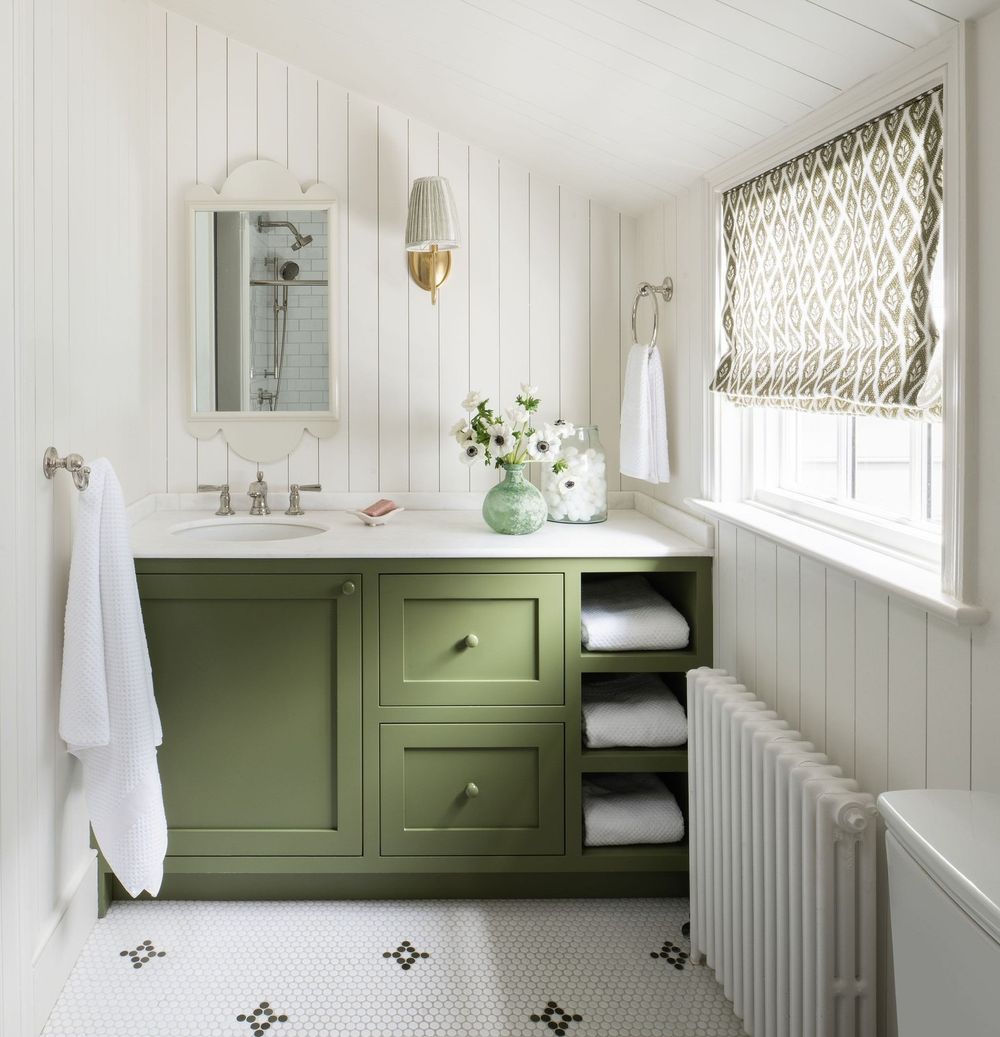 Slanted ceiling bathroom ideas shiplap @chouxdesigns