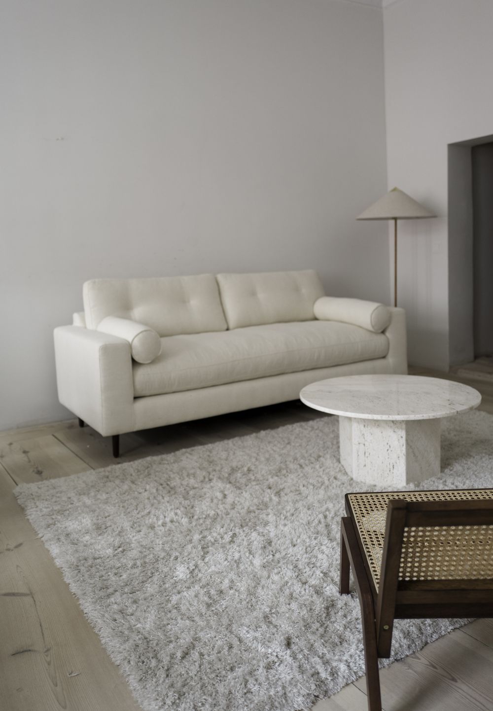 White sofas alexadagmar