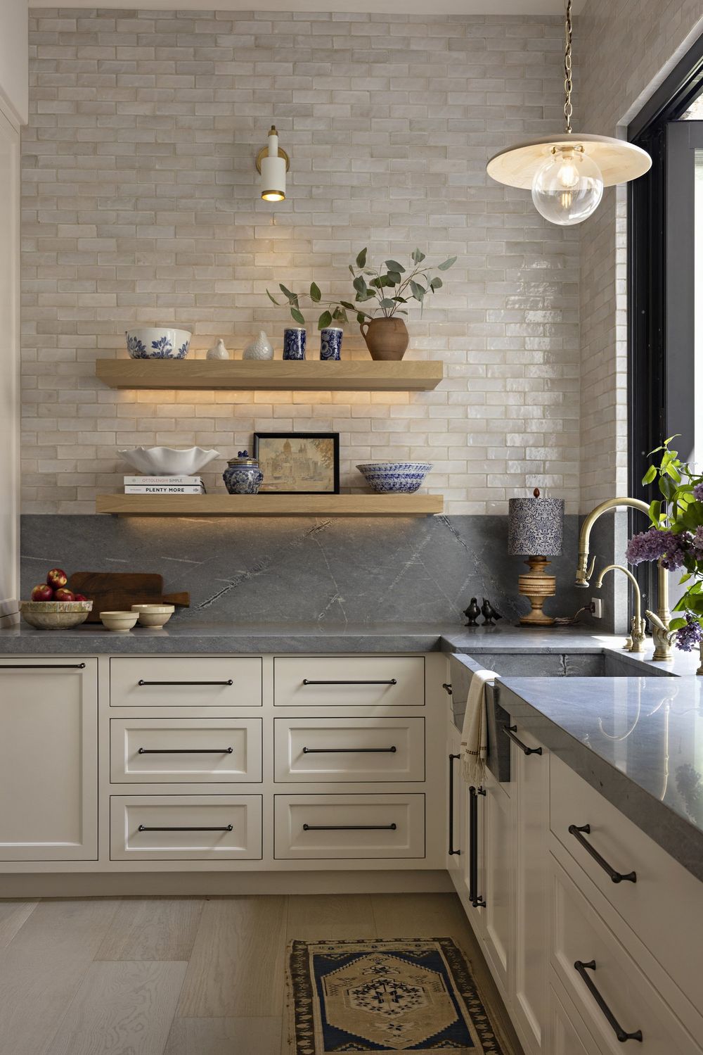 Organic kitchen design intimatelivinginteriors