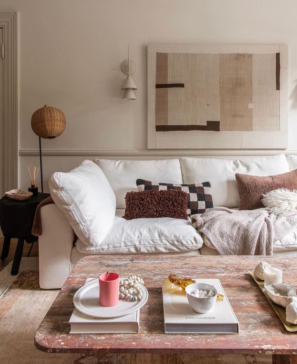 Pink travertine coffee table atelier_278