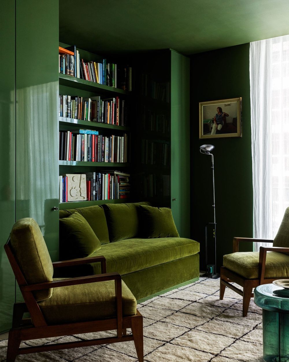 Green living room ideas using Benjamin Moore Alligator Alley ch_herrero
