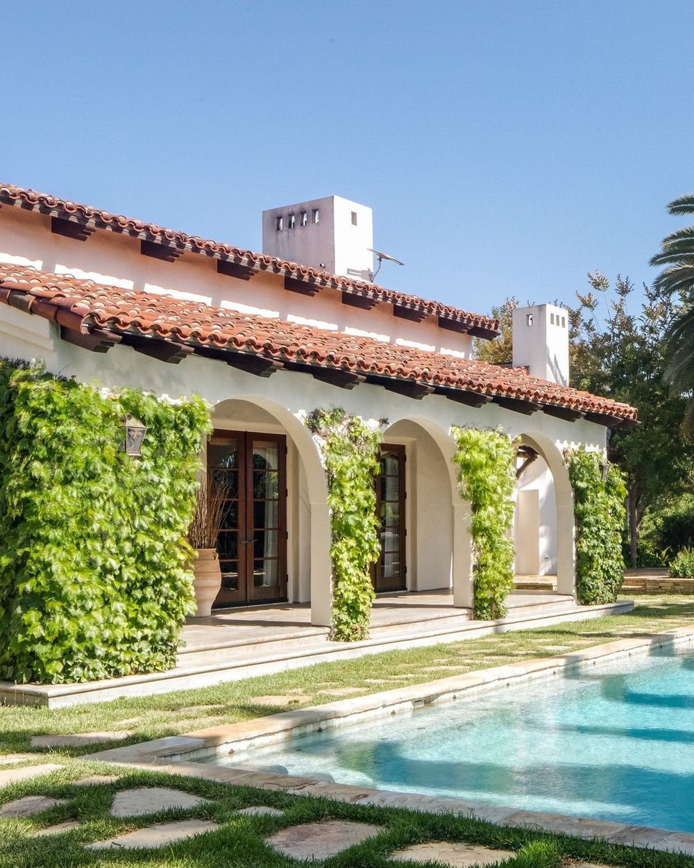 Ivy Covered Houses Morrison_Interiors