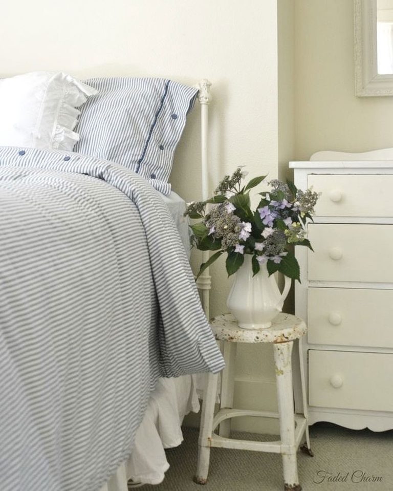 French Country Bed Sheets via @fadedcharmliving